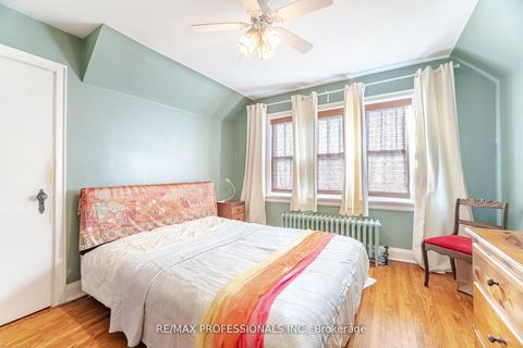 Photo 11 at 40 Warren Crescent, Lambton Baby Point, Toronto