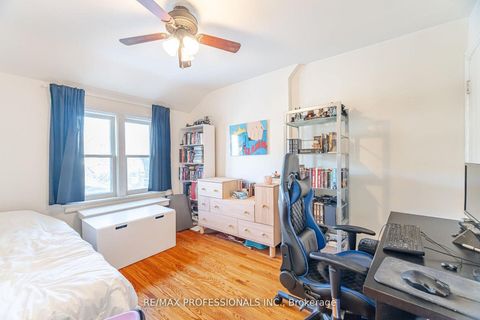 Photo 14 at 40 Warren Crescent, Lambton Baby Point, Toronto