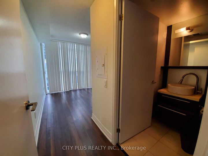 Photo 5 at 1810 - 25 Carlton Street, Yonge Corridor, Toronto