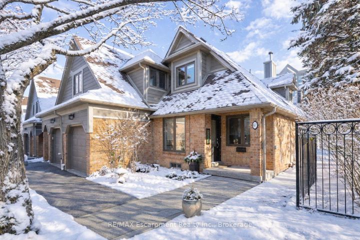 Photo 1 at 67 - 2199 Burnhamthorpe Road W, Erin Mills, Mississauga