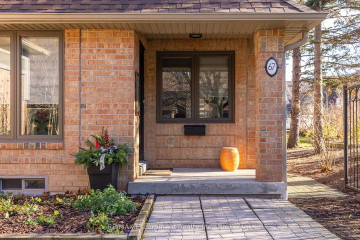 Photo 5 at 67 - 2199 Burnhamthorpe Road W, Erin Mills, Mississauga