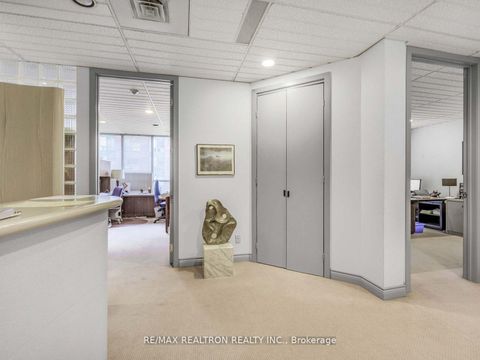 Photo 4 at 404 - 120 Carlton Street, South St. James Town, Toronto