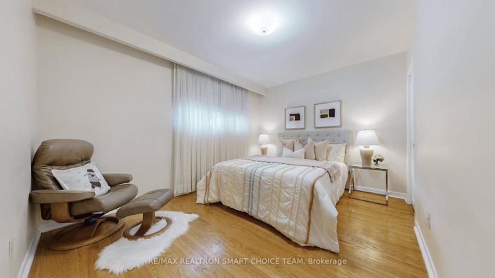 Photo 21 at 18 Brenham Crescent, Newtonbrook East, Toronto