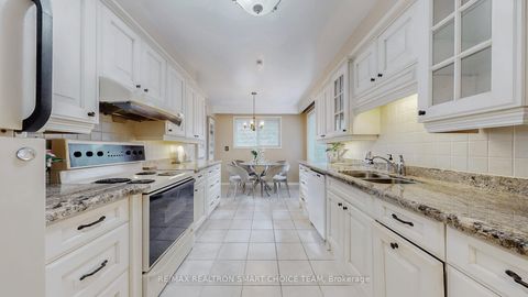 Photo 10 at 18 Brenham Crescent, Newtonbrook East, Toronto