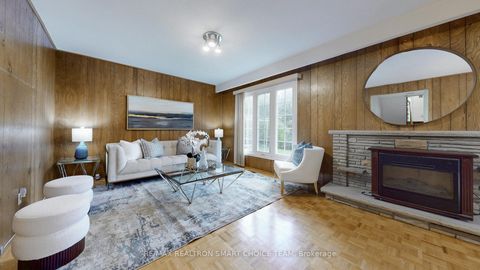 Photo 25 at 18 Brenham Crescent, Newtonbrook East, Toronto