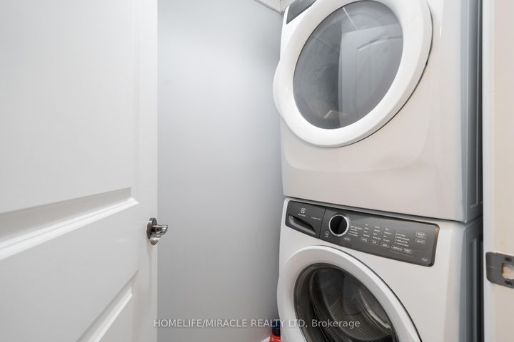 Photo 5 at 11 Noranda Crescent, Bram West, Brampton