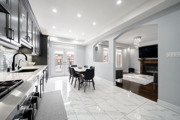 Photo 12 at 11 Noranda Crescent, Bram West, Brampton