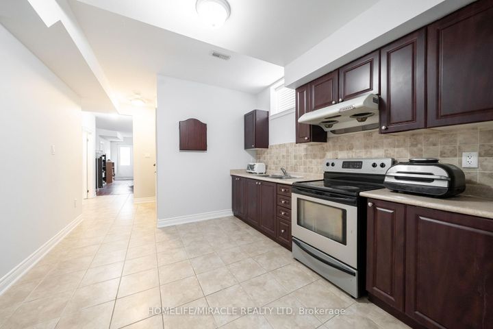 Photo 17 at 11 Noranda Crescent, Bram West, Brampton