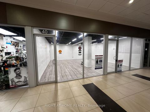 Photo 1 at 40 - 384 Yonge Street, Bay Street Corridor, Toronto