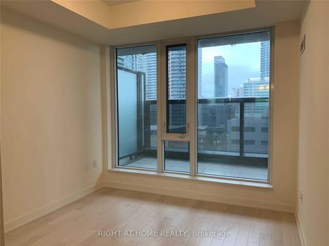 Photo 9 at 1501 - 330 Richmond Street W, Waterfront Communities C1, Toronto