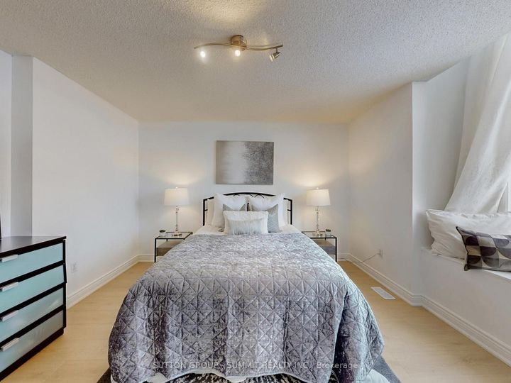 Photo 19 at 5139 Porter Street N, Uptown, Burlington