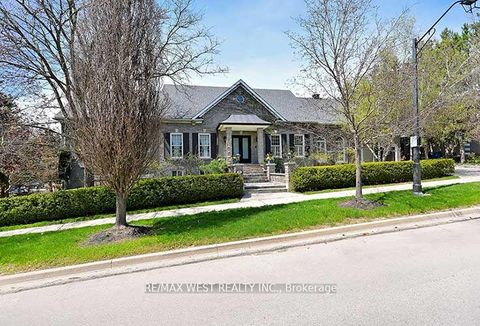 Photo 2 at 5 Humberview Drive, Islington Woods, Vaughan