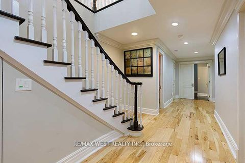 Photo 24 at 5 Humberview Drive, Islington Woods, Vaughan