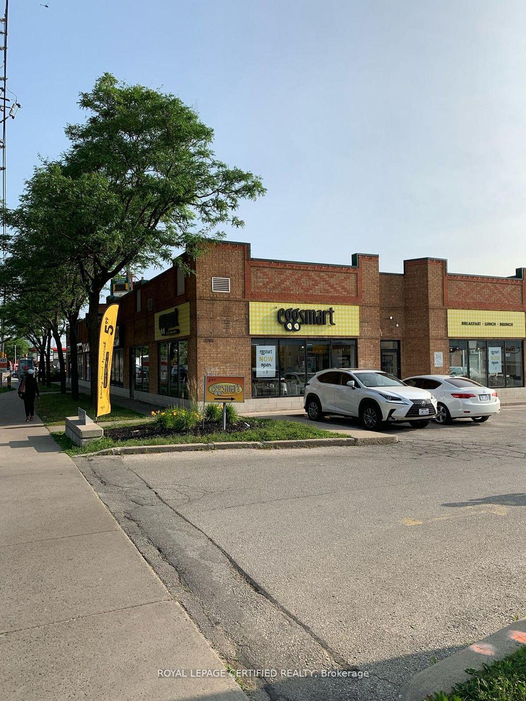 1 - 1961 Kennedy Road, Dorset Park, Toronto photo number 2