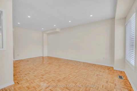 Photo 6 at 17 Pikake Court, Vellore Village, Vaughan