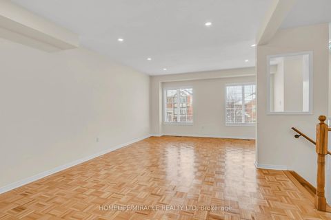 Photo 7 at 17 Pikake Court, Vellore Village, Vaughan