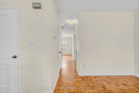 Photo 8 at 17 Pikake Court, Vellore Village, Vaughan