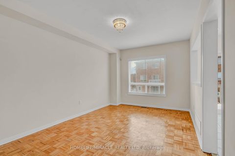 Photo 9 at 17 Pikake Court, Vellore Village, Vaughan