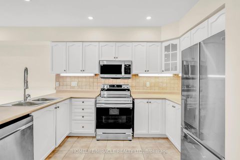 Photo 14 at 17 Pikake Court, Vellore Village, Vaughan