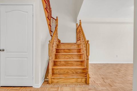 Photo 16 at 17 Pikake Court, Vellore Village, Vaughan