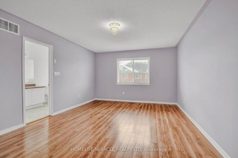 Photo 18 at 17 Pikake Court, Vellore Village, Vaughan