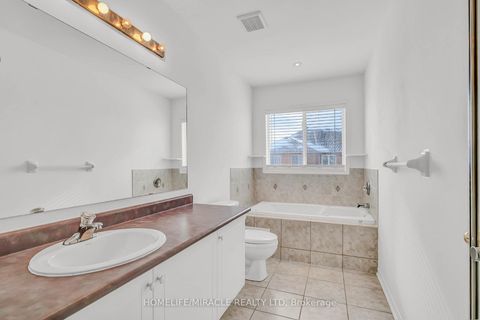 Photo 20 at 17 Pikake Court, Vellore Village, Vaughan