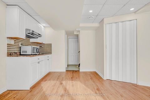 Photo 28 at 17 Pikake Court, Vellore Village, Vaughan