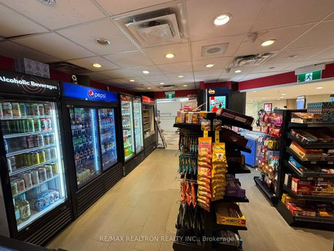 Photo 5 at R9 - 2 Bloor Street, Moore Park, Toronto