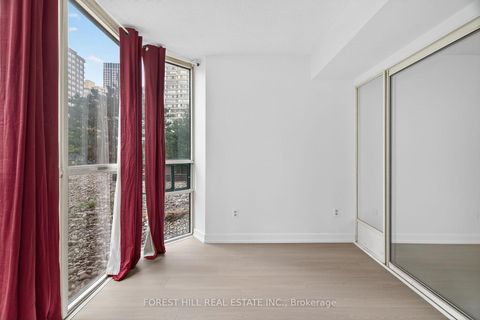 Photo 3 at 210 - 285 Enfield Place, City Centre, Mississauga