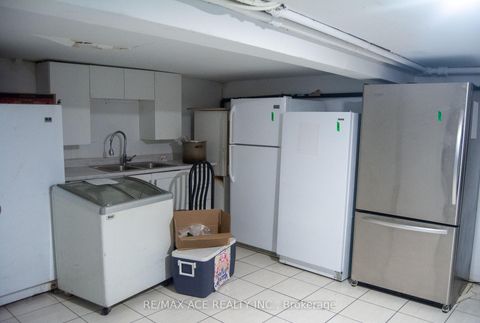 Photo 27 at 1820 Eglington Avenue W, Belgravia, Toronto