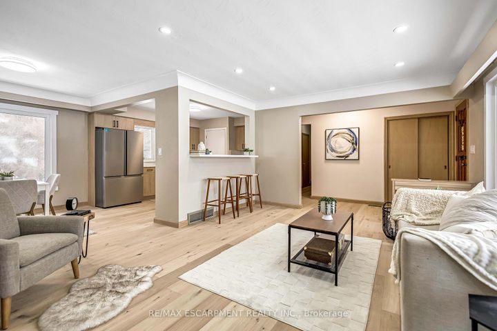 Photo 8 at 626 Iroquois Avenue, Ancaster, Hamilton