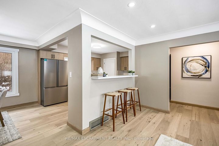 Photo 11 at 626 Iroquois Avenue, Ancaster, Hamilton