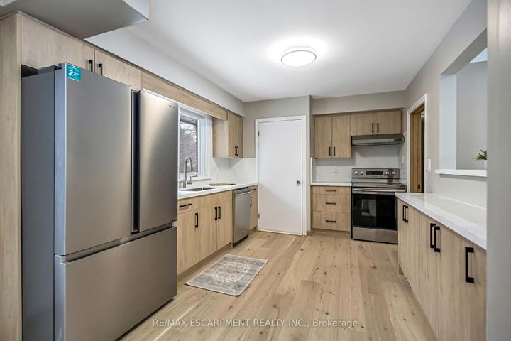 Photo 14 at 626 Iroquois Avenue, Ancaster, Hamilton