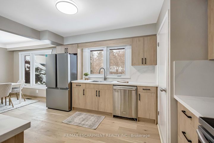 Photo 15 at 626 Iroquois Avenue, Ancaster, Hamilton