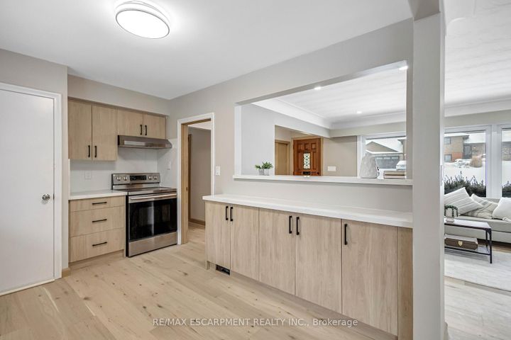 Photo 16 at 626 Iroquois Avenue, Ancaster, Hamilton