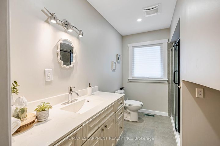 Photo 25 at 626 Iroquois Avenue, Ancaster, Hamilton