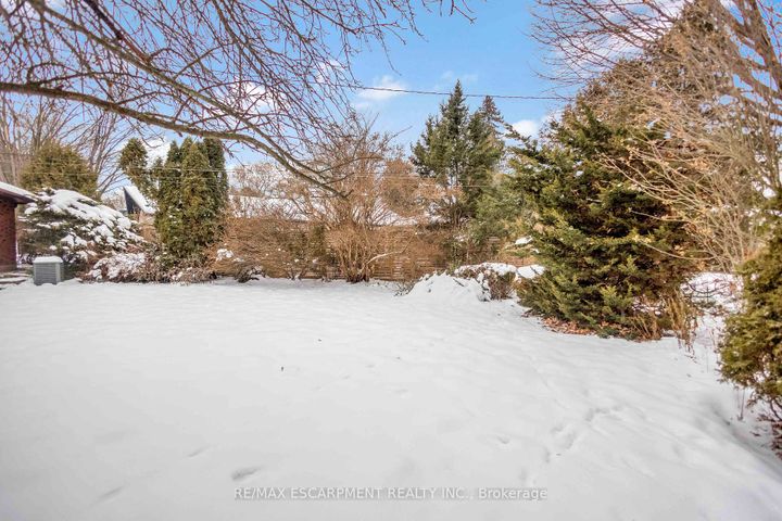 Photo 41 at 626 Iroquois Avenue, Ancaster, Hamilton