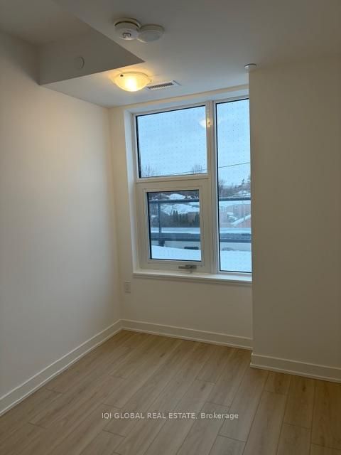 Photo 3 at 404B - 7437 Kingston Road S, Rouge E11, Toronto