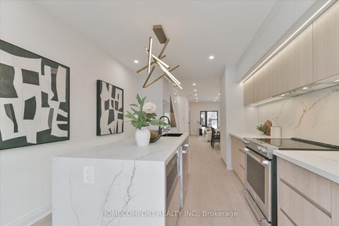 Photo 12 at 192 Waverley Road, The Beaches, Toronto