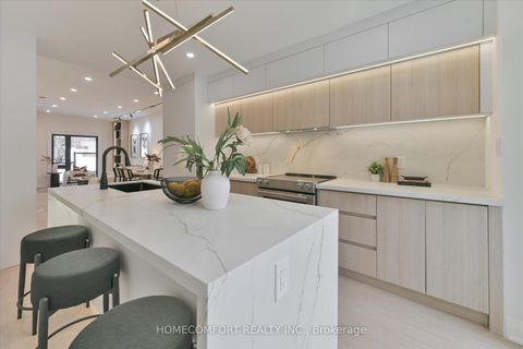 Photo 13 at 192 Waverley Road, The Beaches, Toronto