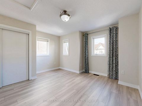 Photo 31 at 17 Kawneer Terrace, Dorset Park, Toronto