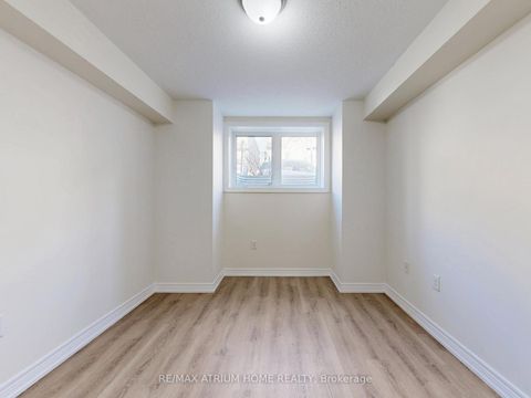 Photo 37 at 17 Kawneer Terrace, Dorset Park, Toronto