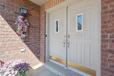 Photo 2 at 117 Miller Drive, Edgehill Drive, Barrie