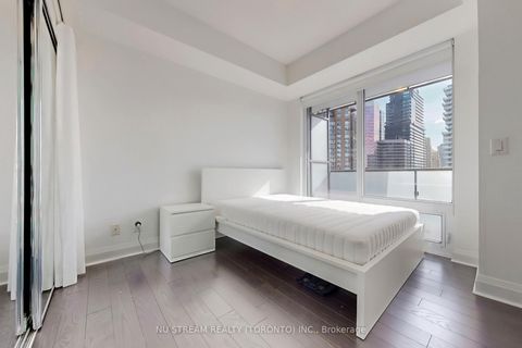 Photo 11 at 1403 - 1080 Bay Street, Bay Street Corridor, Toronto