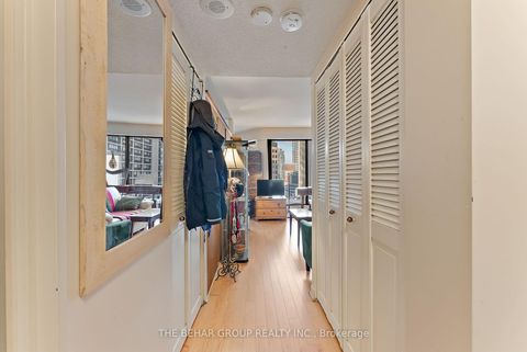 Photo 4 at 1709 - 65 Harbour Square, Waterfront Communities C1, Toronto