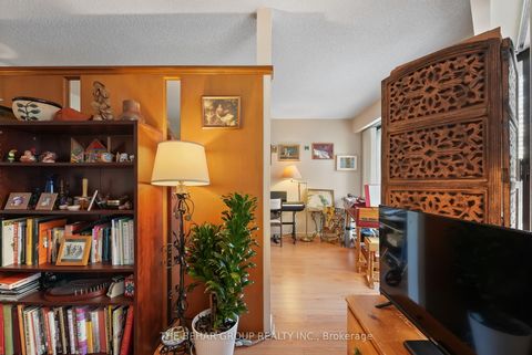 Photo 10 at 1709 - 65 Harbour Square, Waterfront Communities C1, Toronto