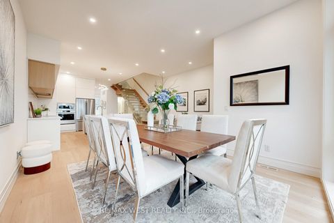 Photo 16 at 4 - 2639 R Dundas Street W, Junction Area, Toronto