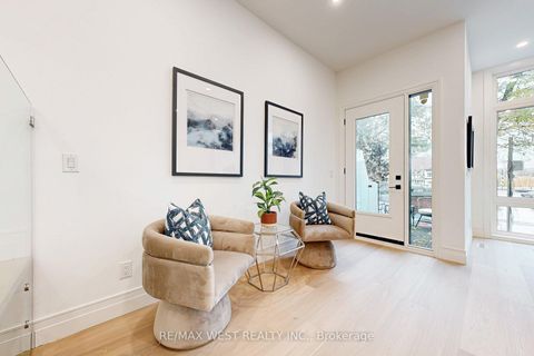Photo 19 at 4 - 2639 R Dundas Street W, Junction Area, Toronto