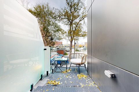 Photo 20 at 4 - 2639 R Dundas Street W, Junction Area, Toronto