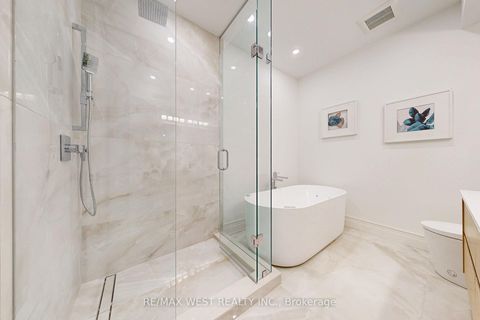 Photo 30 at 4 - 2639 R Dundas Street W, Junction Area, Toronto